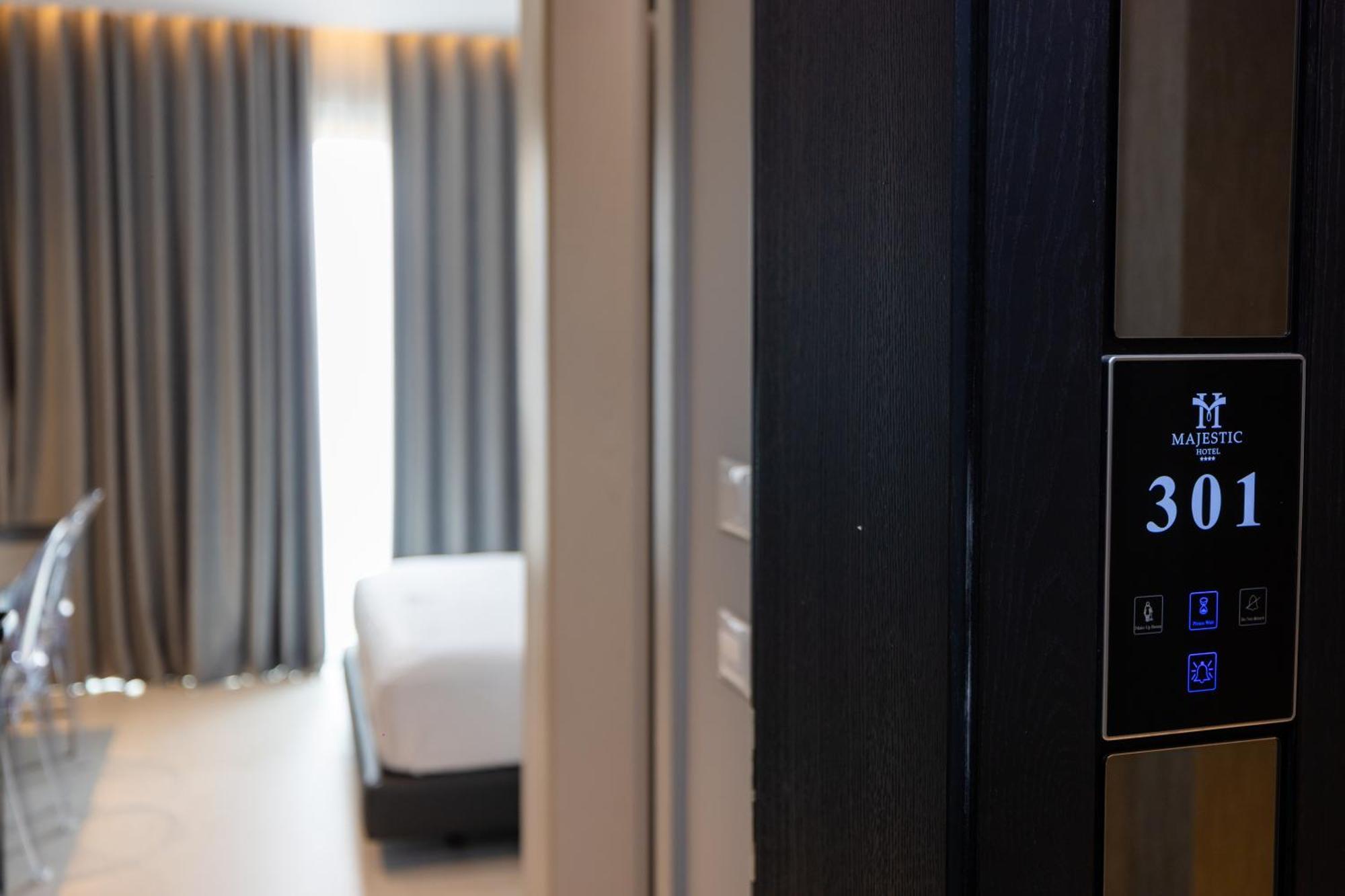 Hotel Majestic Radhimë Eksteriør billede