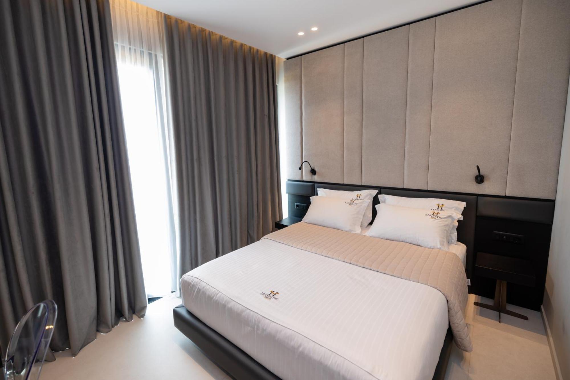 Hotel Majestic Radhimë Eksteriør billede